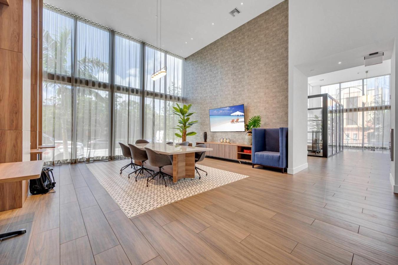 Appartement Beautiful Unit In Downtown With Free Parking Miami