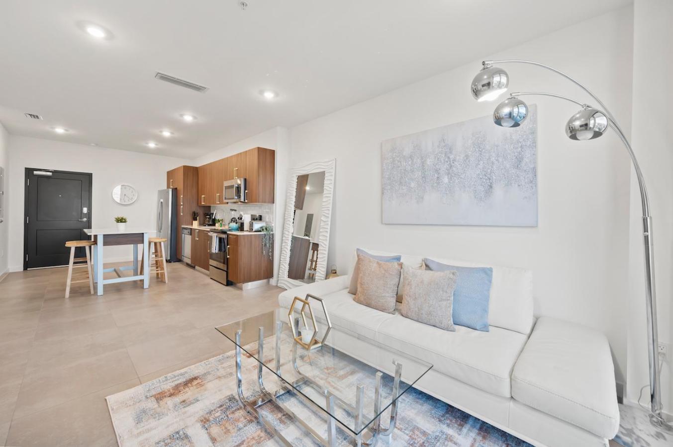 Appartement Beautiful Unit In Downtown With Free Parking