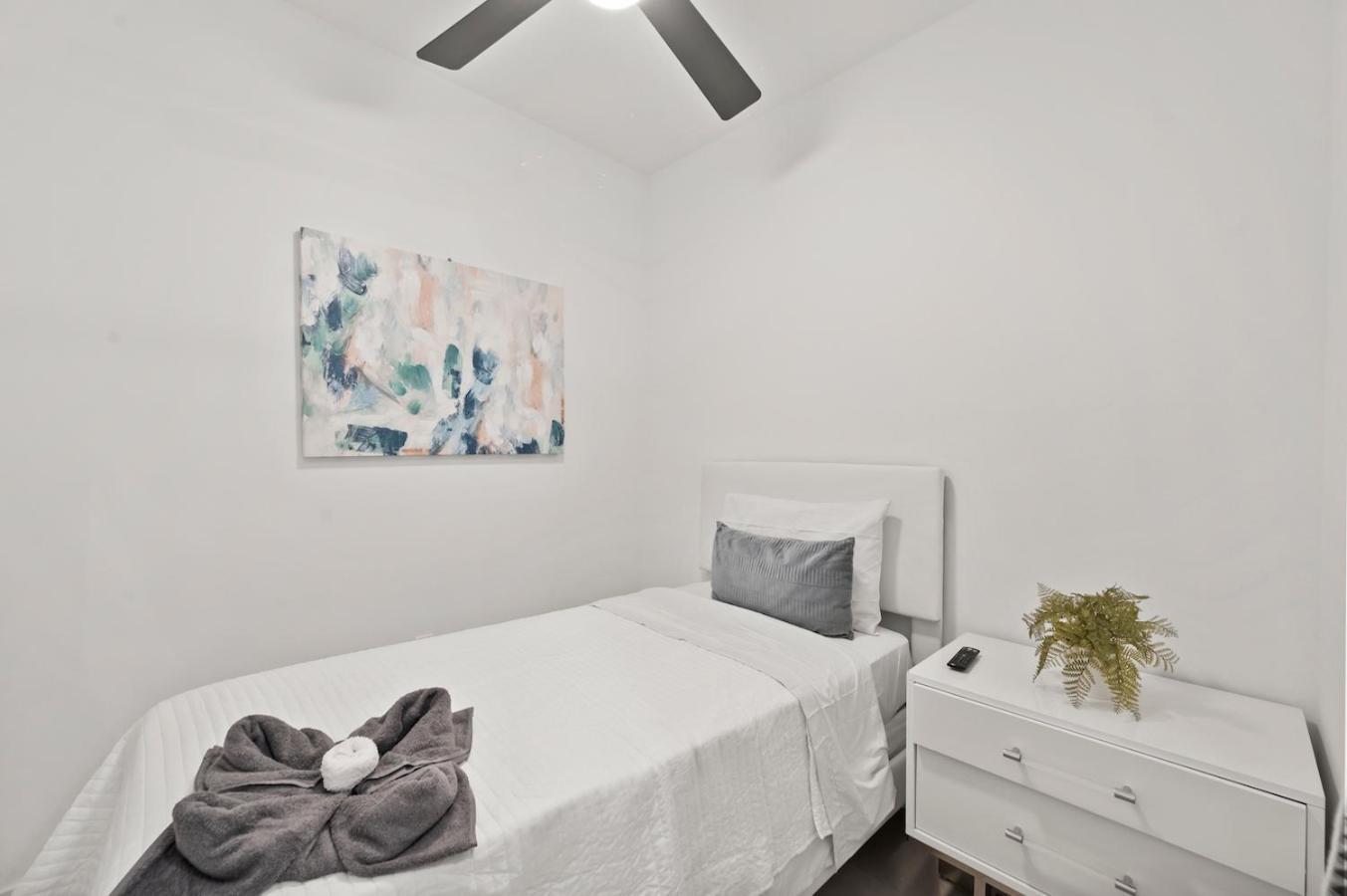 Appartement Beautiful Unit In Downtown With Free Parking *